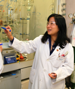 香港大學化學系趙寶貽教授