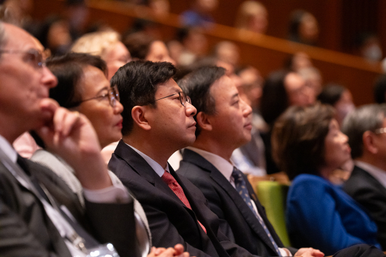 勞工及福利局局長孫玉菡先生、教育局局長蔡若蓮博士出席講座。